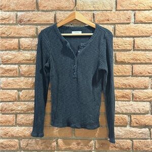 Everlane Charcoal Ribbed Long Sleeve Henley